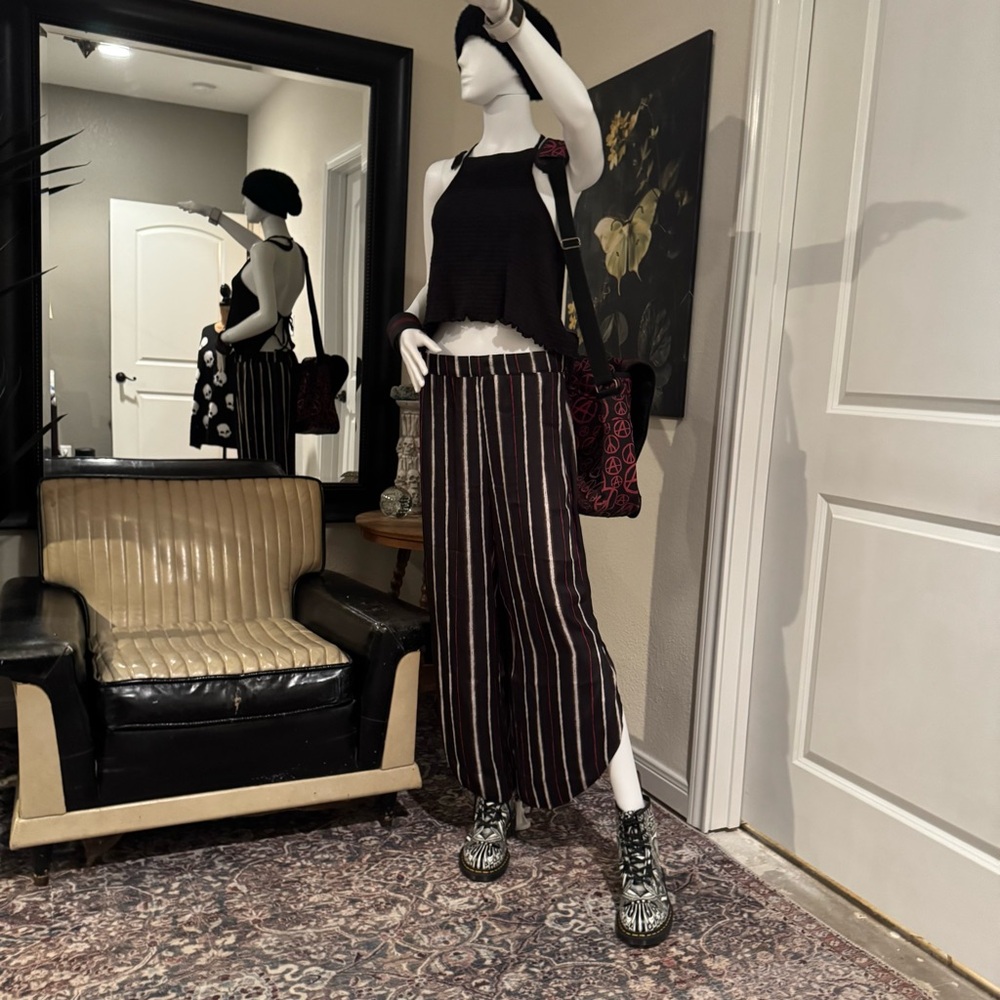 Halston Black and Striped 3/4 Pants wide leg with tulip split hem